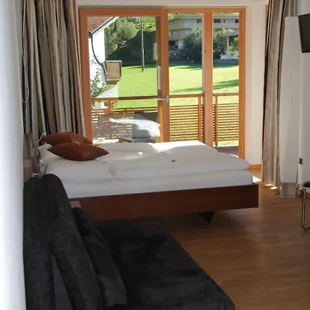 Hotel Garni - Am Burghuegel