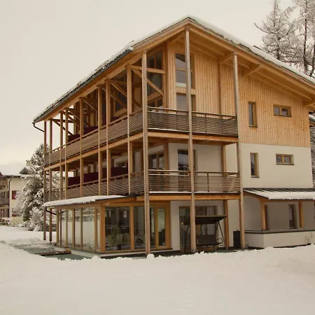 Hotel Garni - Am Burghuegel